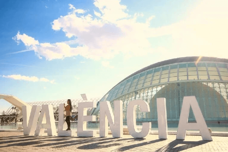 Some curious facts about the neighborhoods of Valencia that you should tell your children